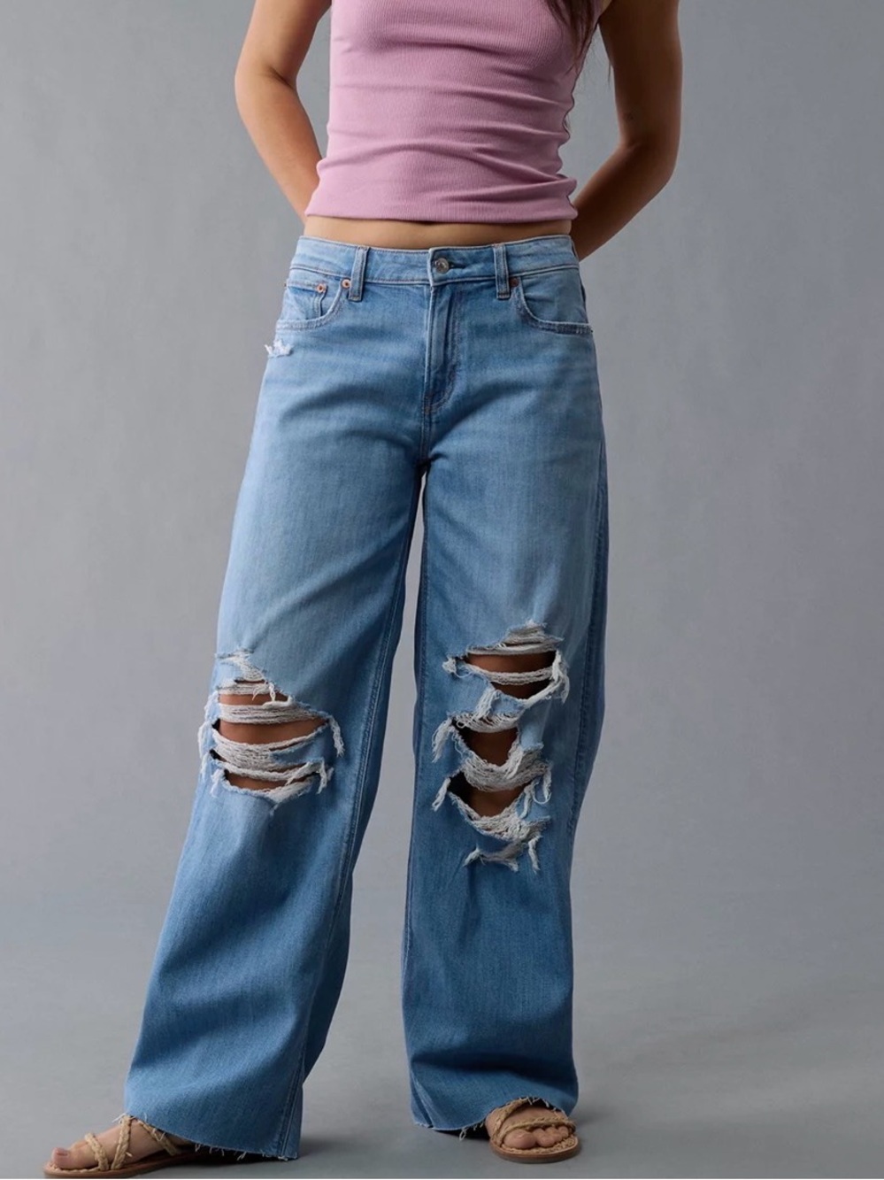 American Eagle Low Rise Baggy Wide Leg Jeans Distressed Knees Size 2 Extra Long